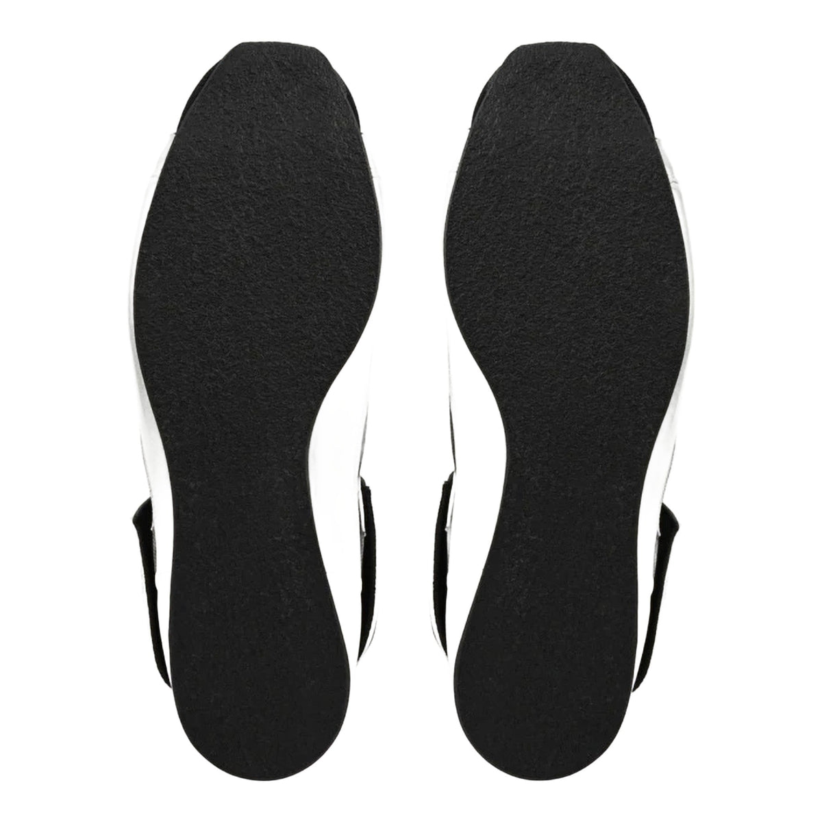 Winning RS-100 boxing boots in black with white laces