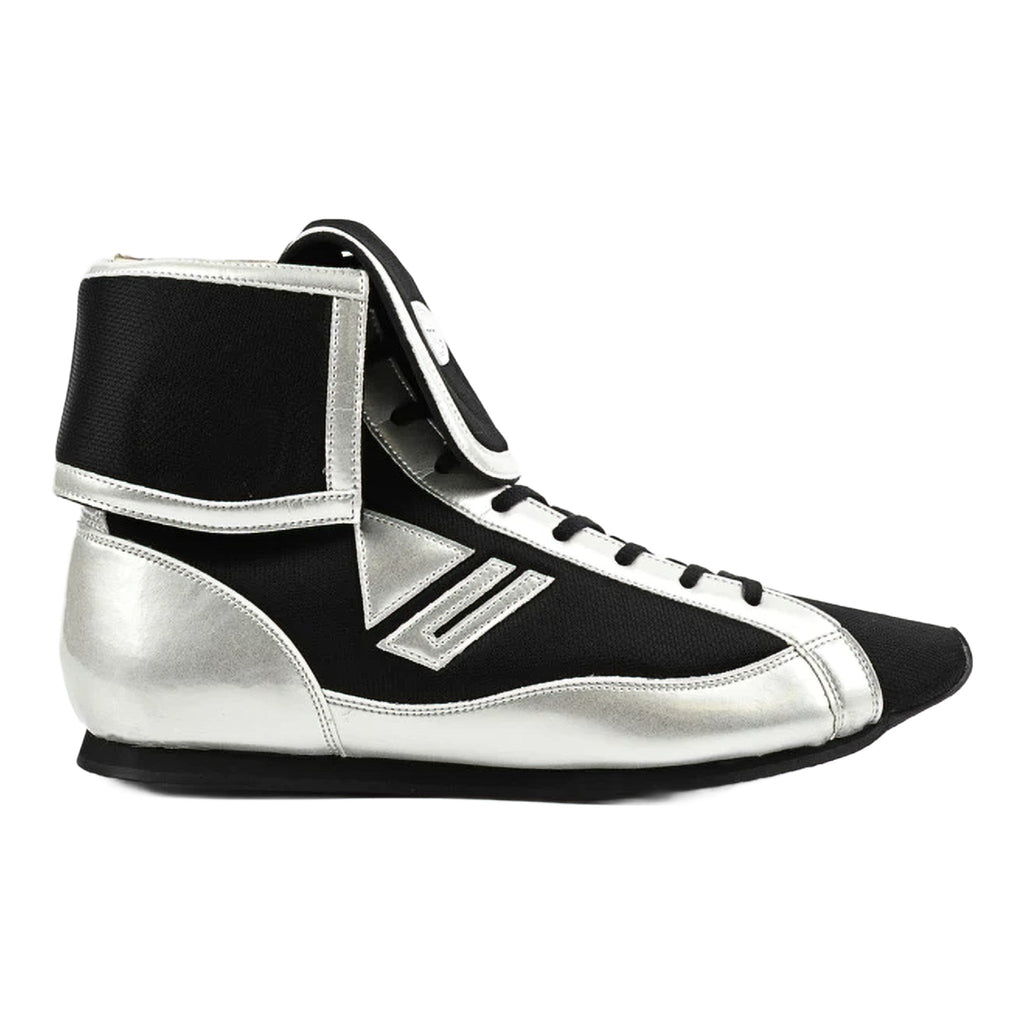 Winning RS-100 boxing boots black and white, close-up of mesh upper and suede heel patch