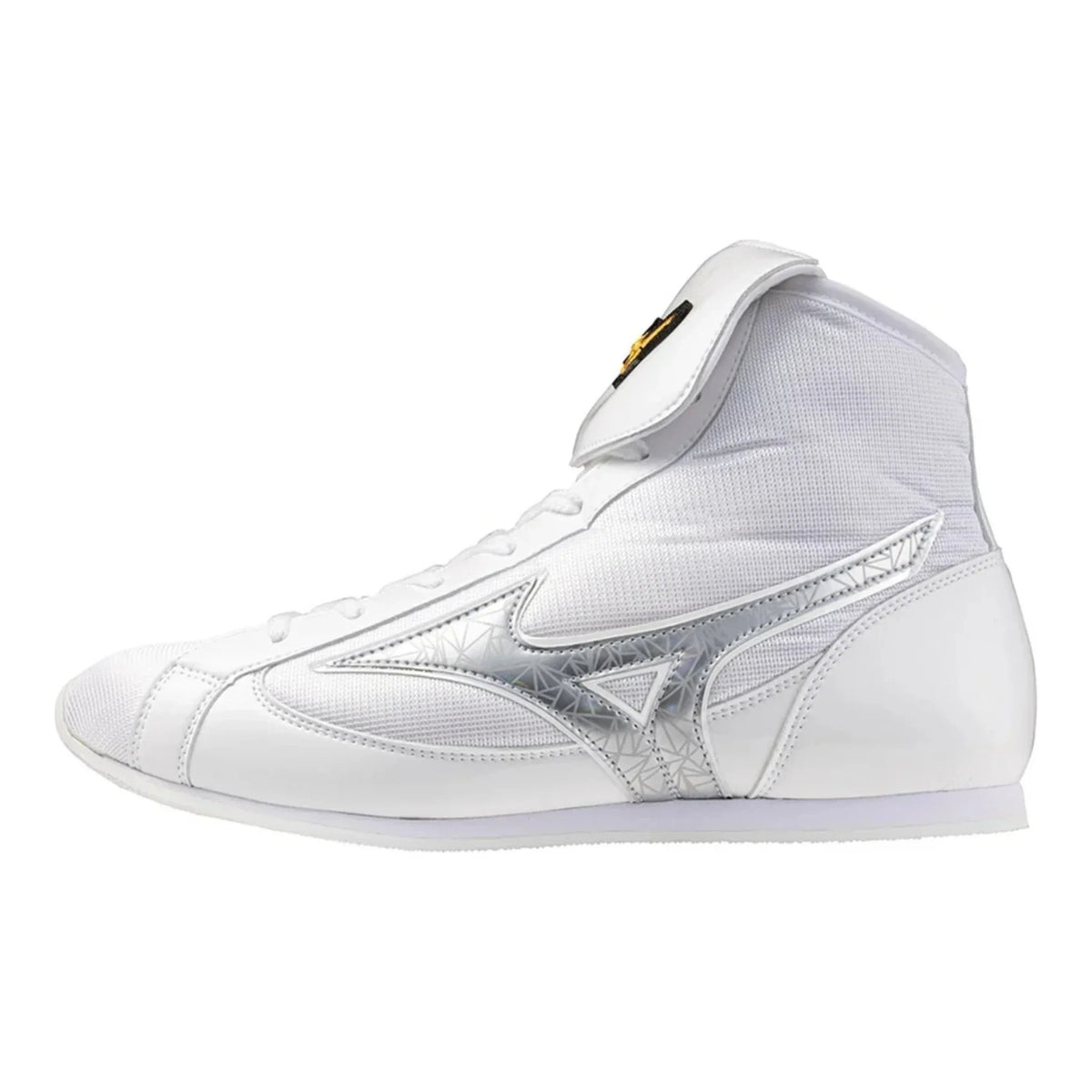 Mizuno Finisher LOW boxing shoes in white with silver polygon logo, sole view