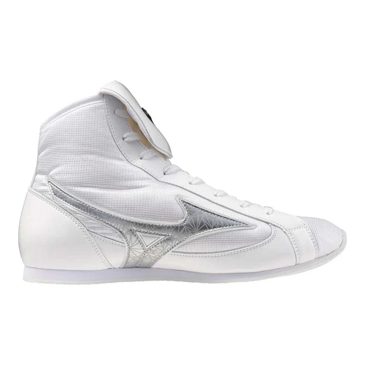 Mizuno Finisher Low boxing shoes in white, ankle strap logo detail
