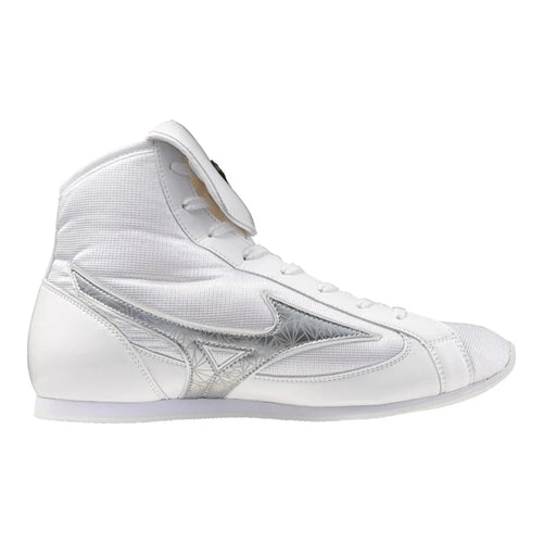 Mizuno Finisher Low boxing shoes in white, ankle strap logo detail
