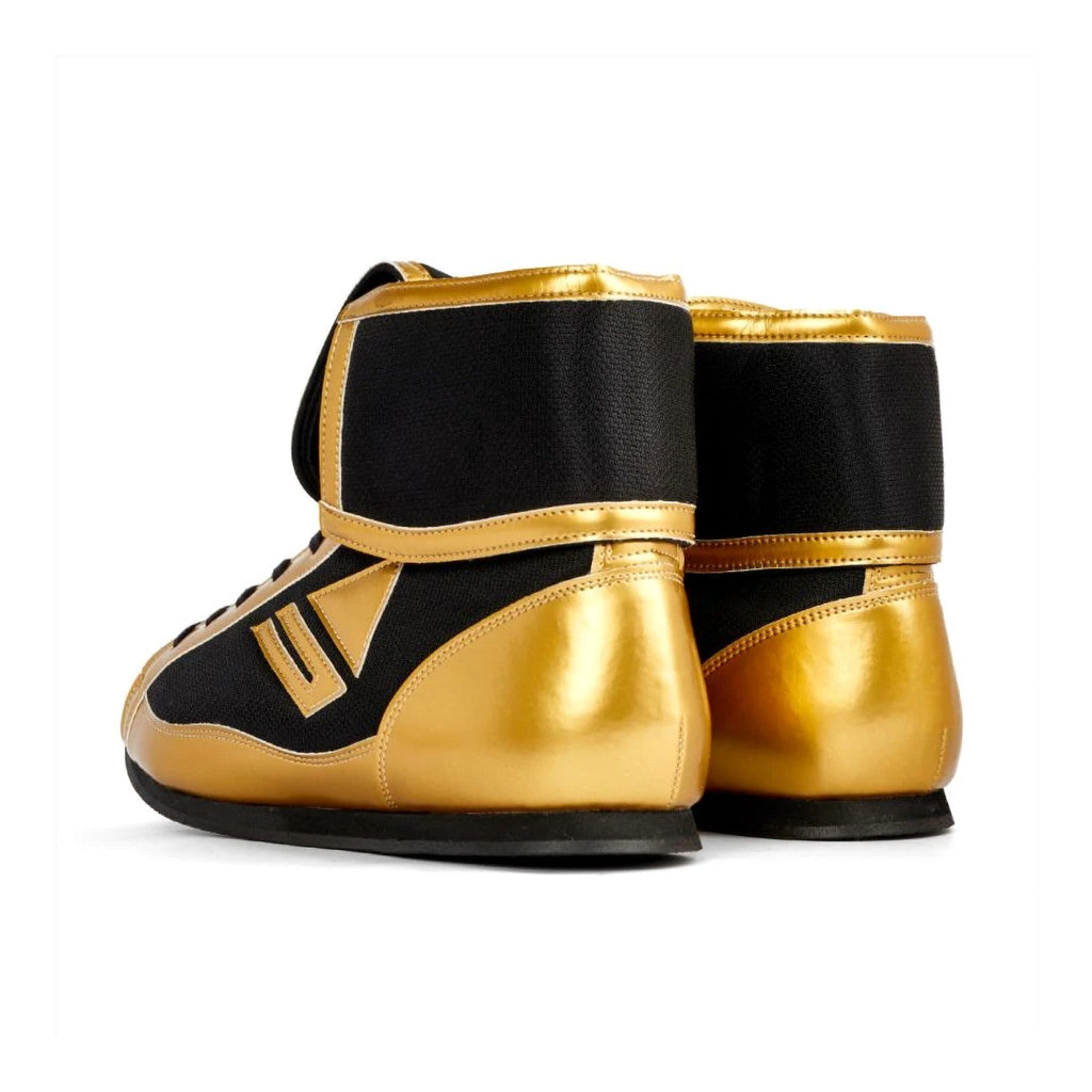 Winning RS-003 boxing boots with gold upper and black collar