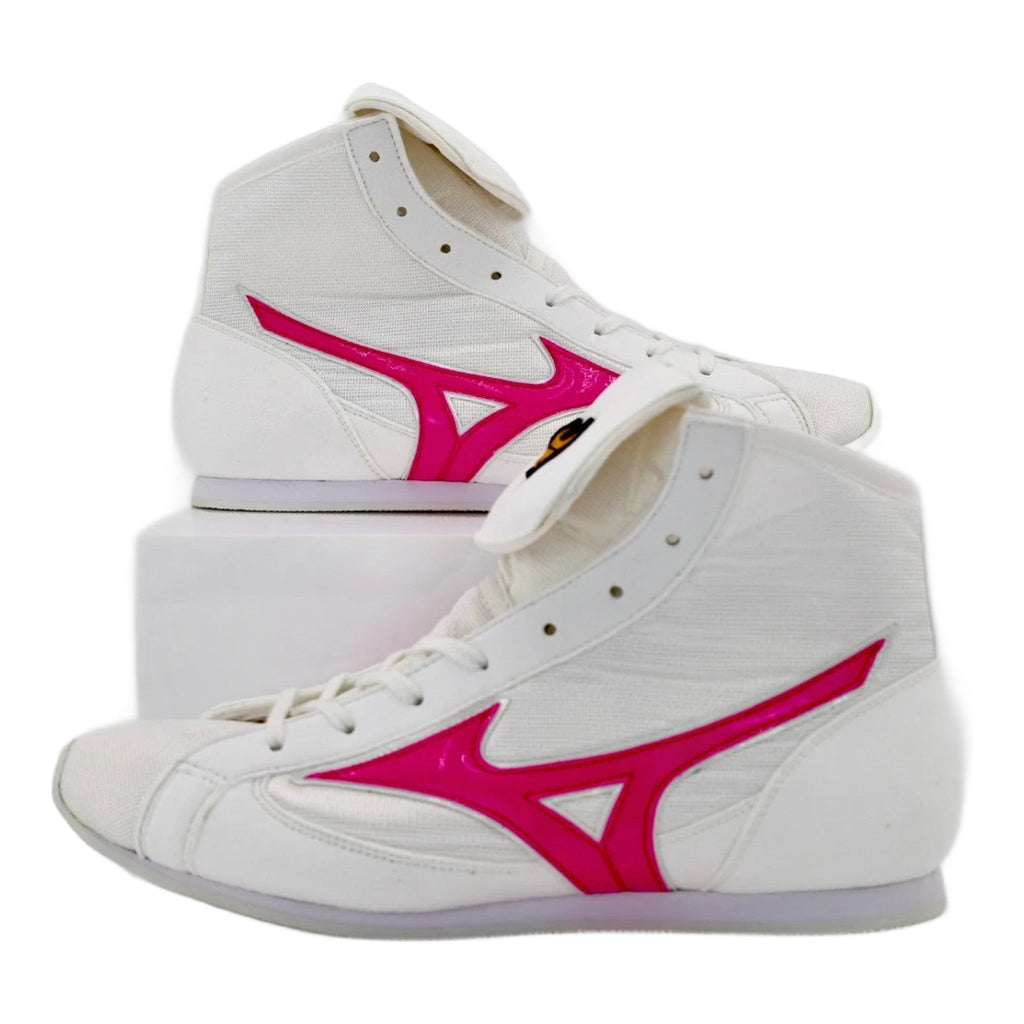 Mizuno Finisher Low boxing shoes in white with pink logo and gold ankle patch