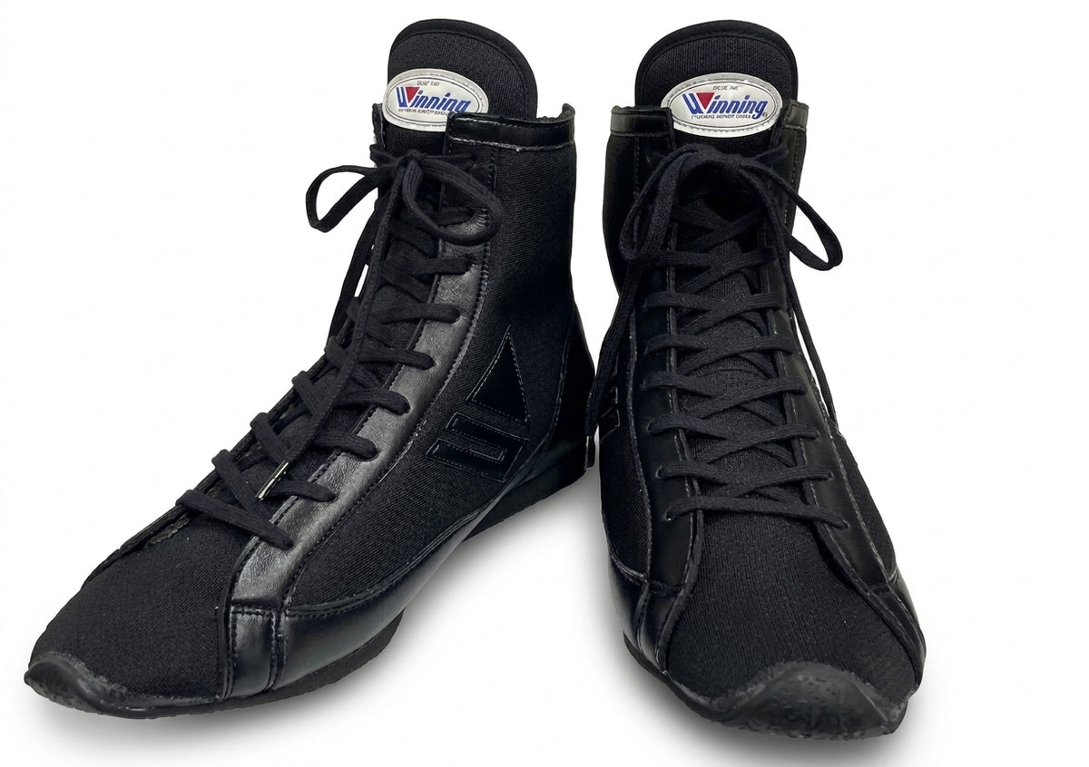 Winning RS-100 boxing shoes in Black, Japanese high-top lace-up boxing shoe